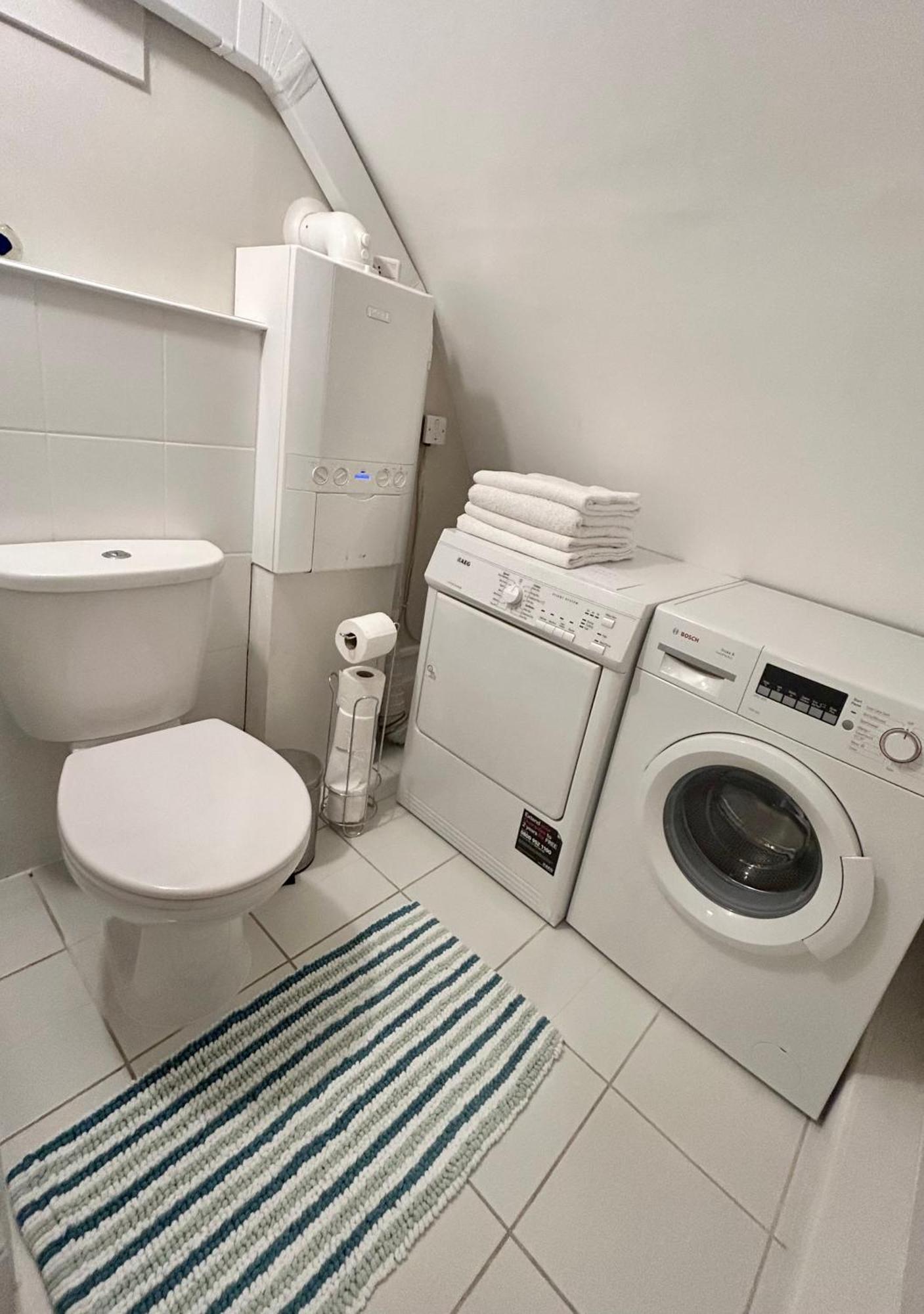 Spacious Comfortable Flat With Free Parking In East Finchley, Muswell Hill & Close To Alexandra Palace London Eksteriør billede