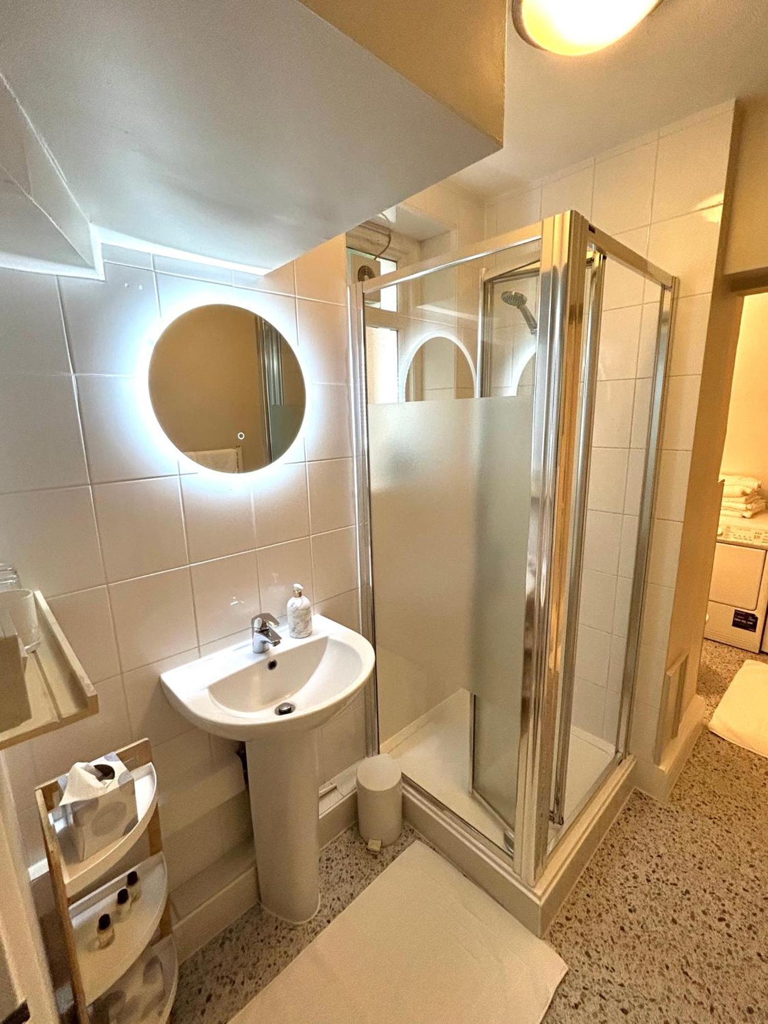 Spacious Comfortable Flat With Free Parking In East Finchley, Muswell Hill & Close To Alexandra Palace London Eksteriør billede