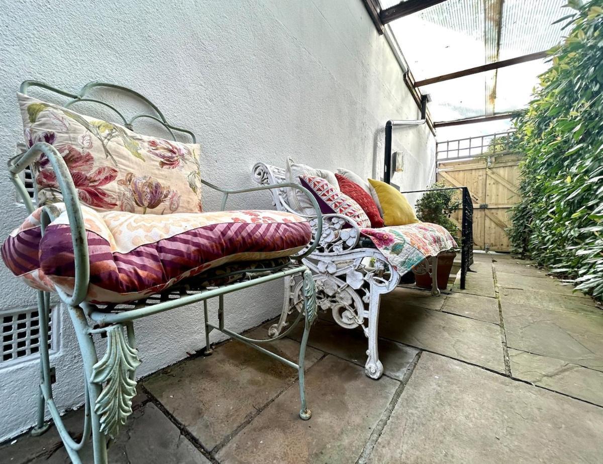 Spacious Comfortable Flat With Free Parking In East Finchley, Muswell Hill & Close To Alexandra Palace London Eksteriør billede