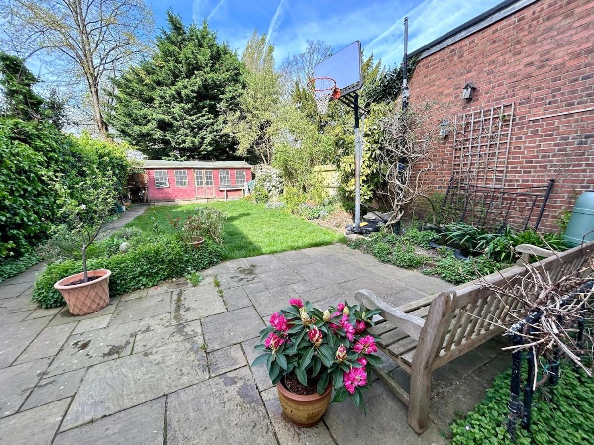 Spacious Comfortable Flat With Free Parking In East Finchley, Muswell Hill & Close To Alexandra Palace London Eksteriør billede