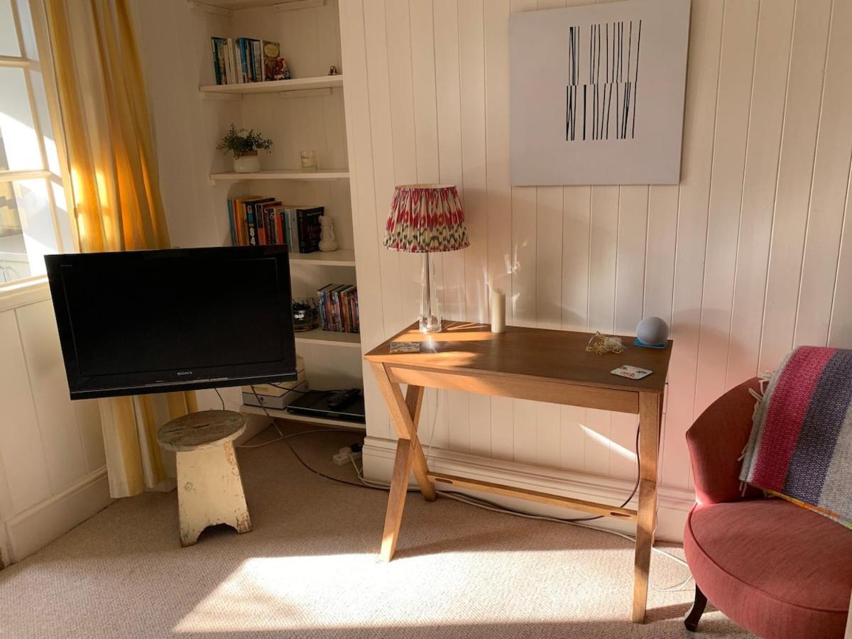 Spacious Comfortable Flat With Free Parking In East Finchley, Muswell Hill & Close To Alexandra Palace London Eksteriør billede