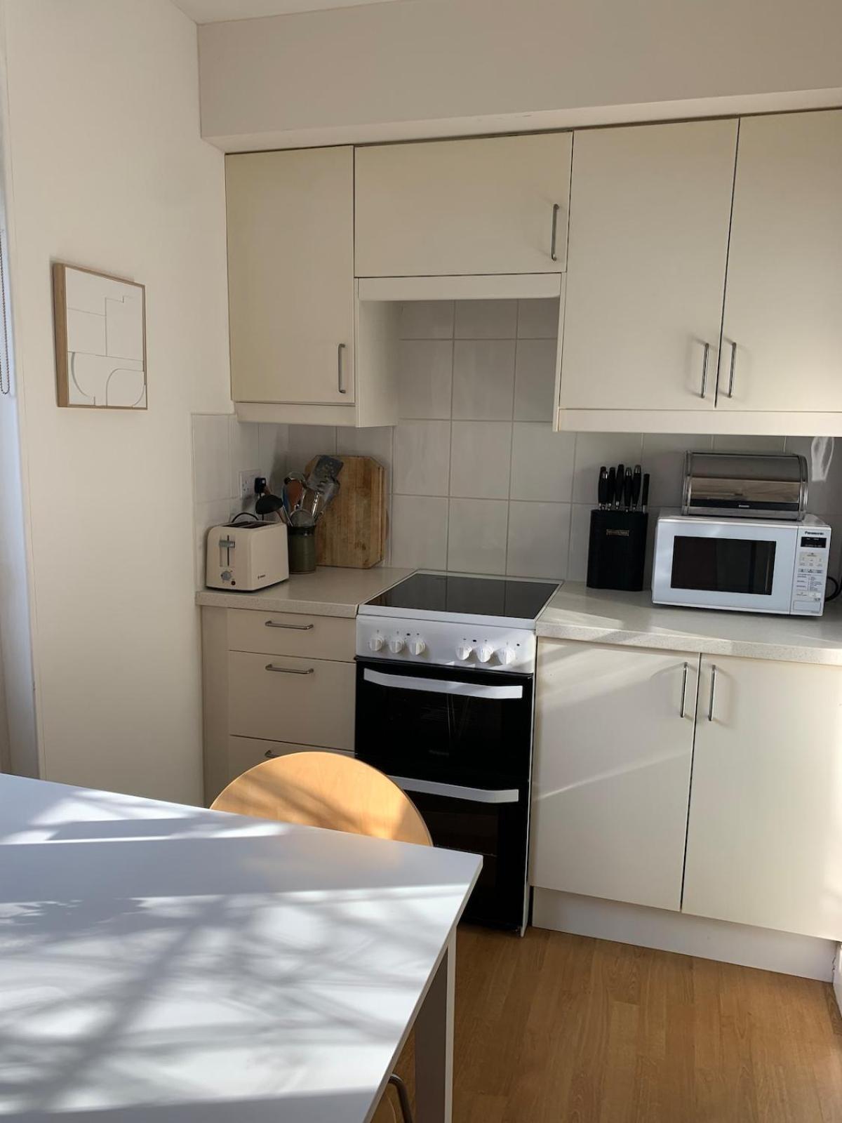 Spacious Comfortable Flat With Free Parking In East Finchley, Muswell Hill & Close To Alexandra Palace London Eksteriør billede